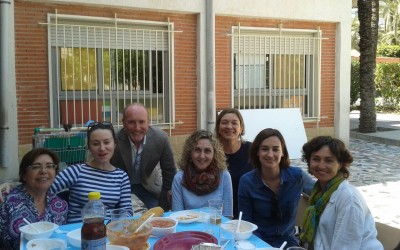 Los profesores celebran la pascua en el colegio