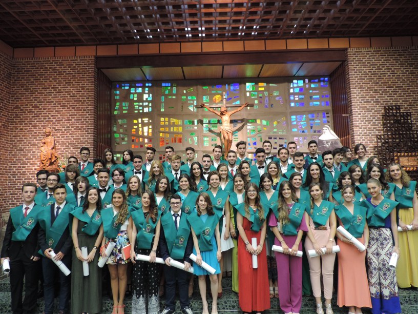 GRADUACIÓN ALUMNOS DE 2º BACHILLERATO  CURSO 2014-15